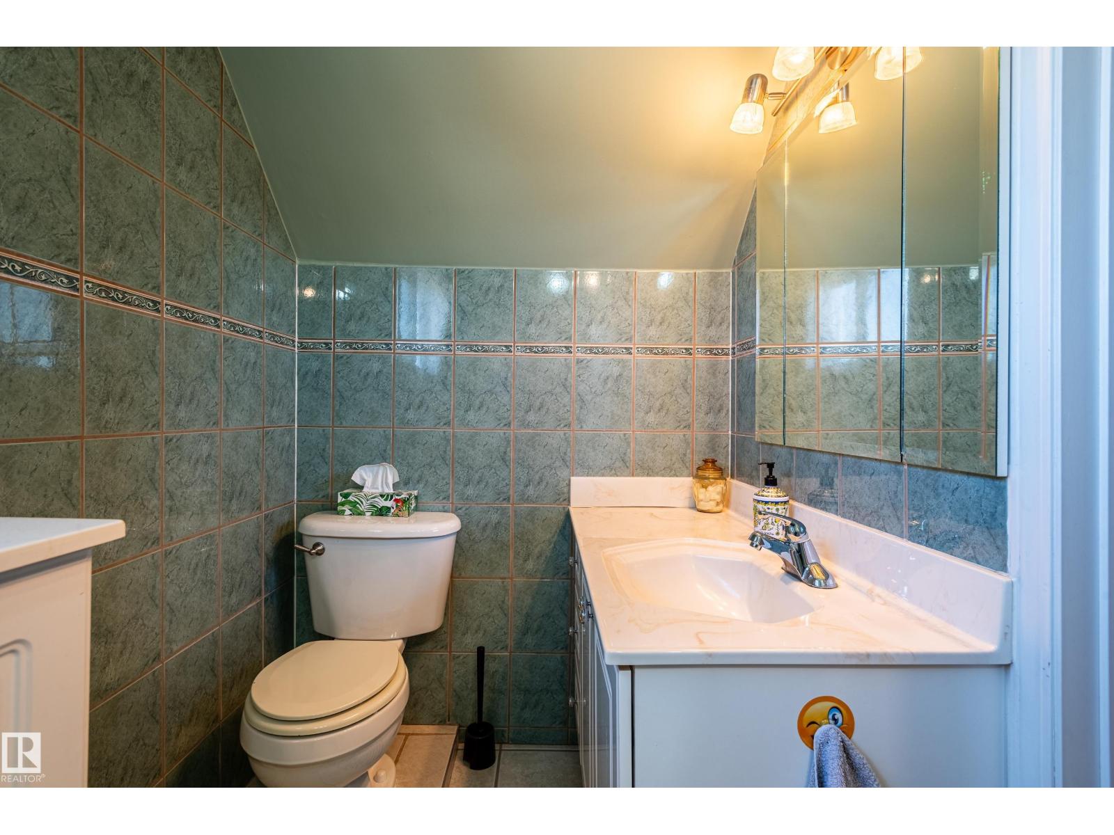 10532 157 ST NW - 27