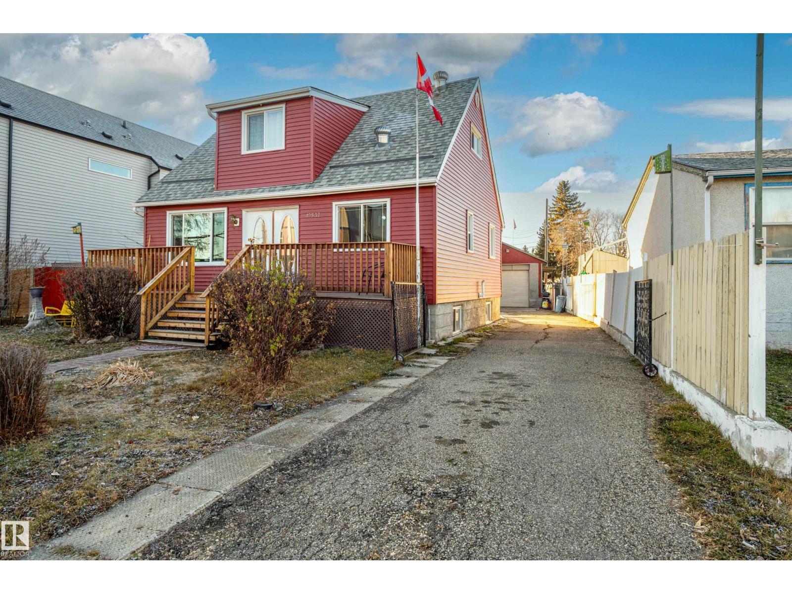10532 157 ST NW - 3