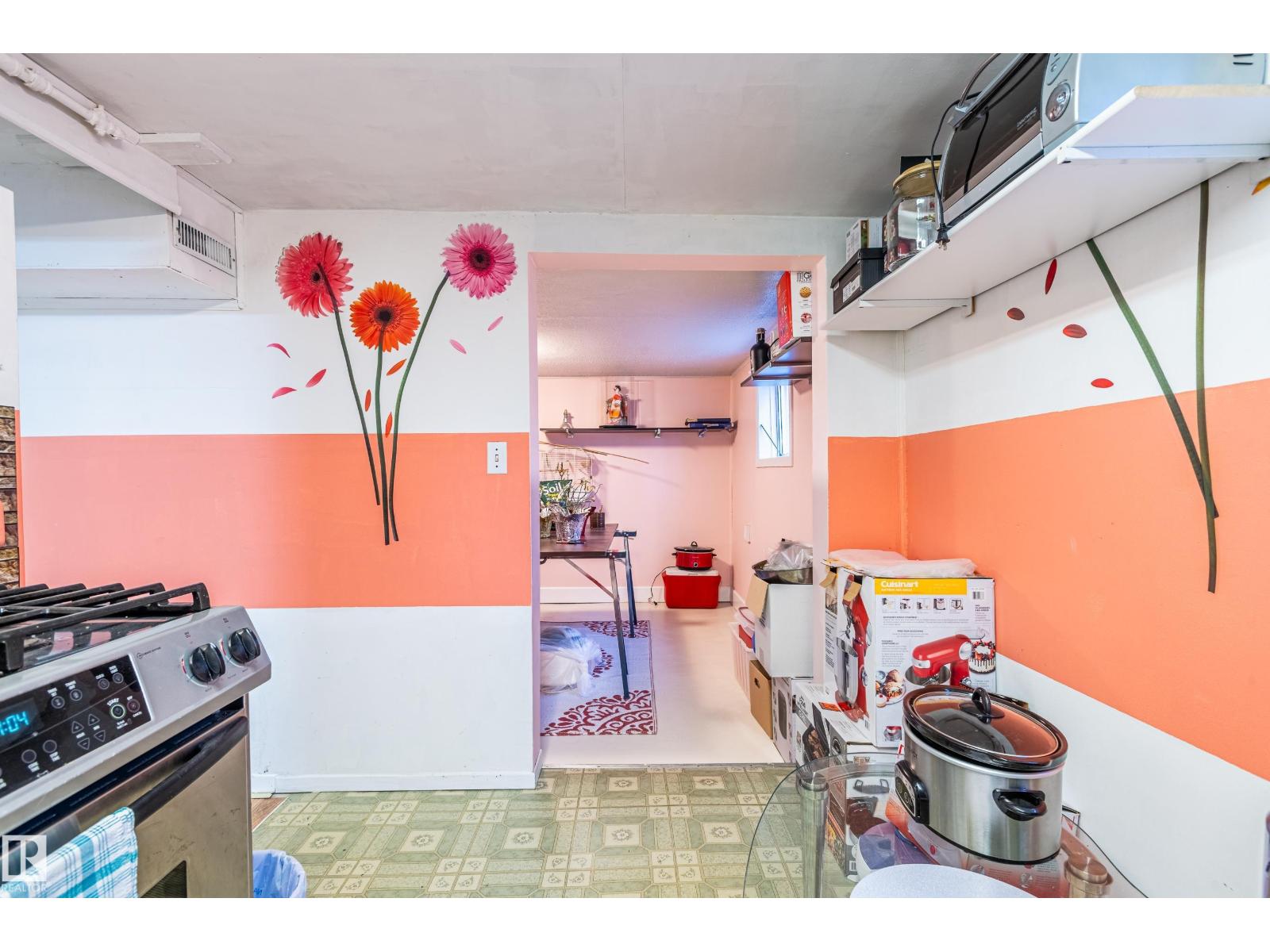 10532 157 ST NW - 33