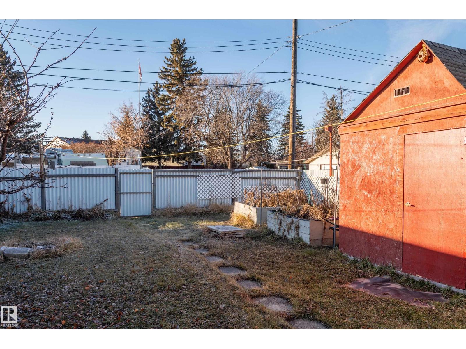 10532 157 ST NW - 39