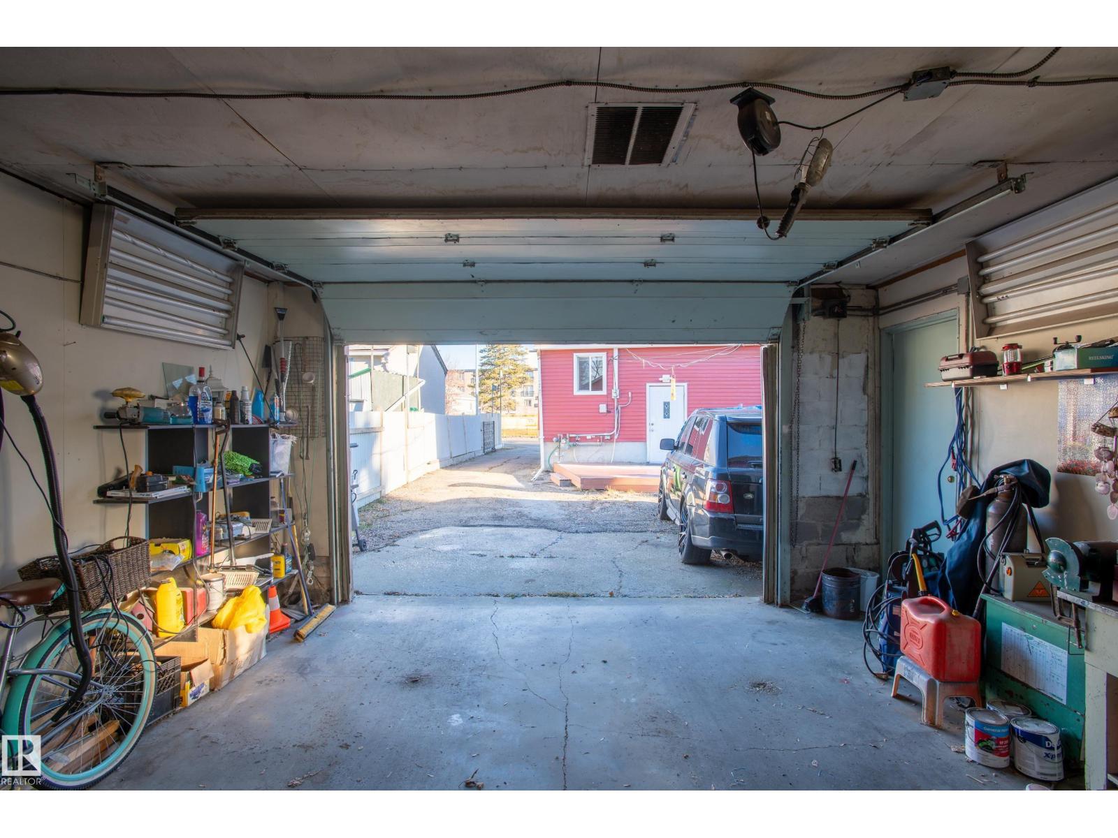 10532 157 ST NW - 40