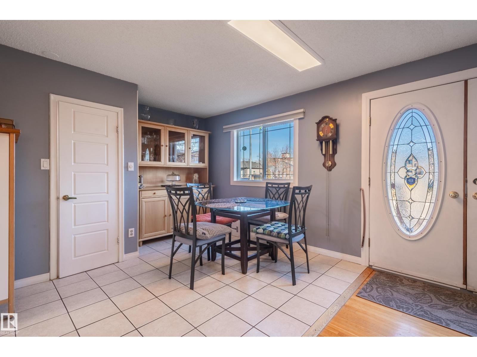 10532 157 ST NW - 8