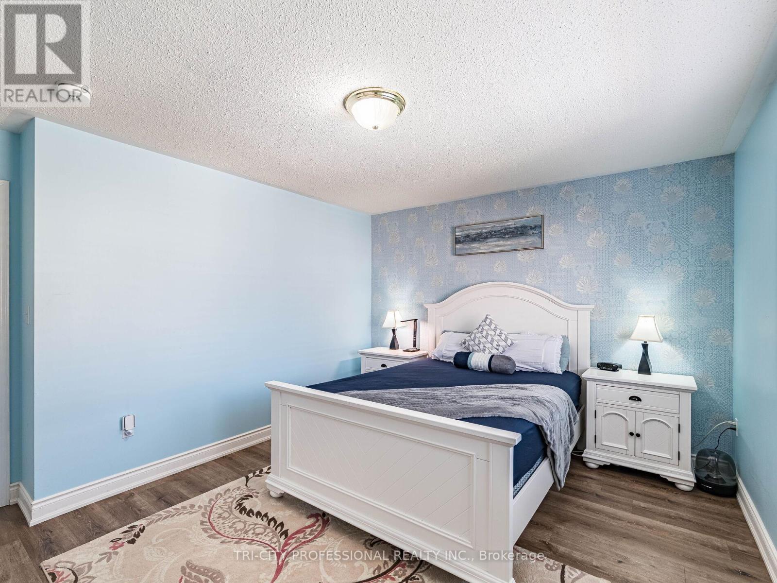 18 SUGARHILL DRIVE - 23