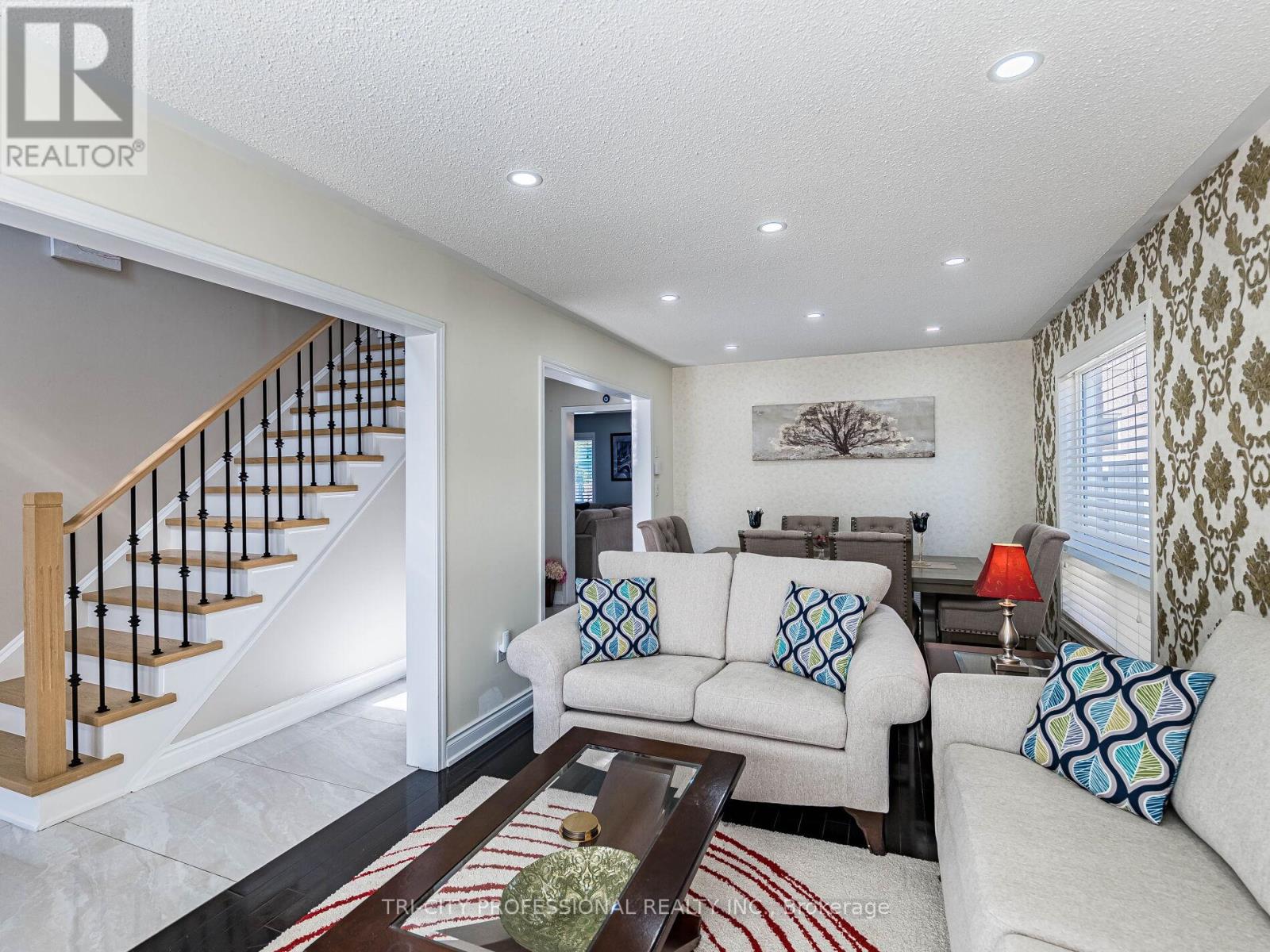 18 SUGARHILL DRIVE - 8