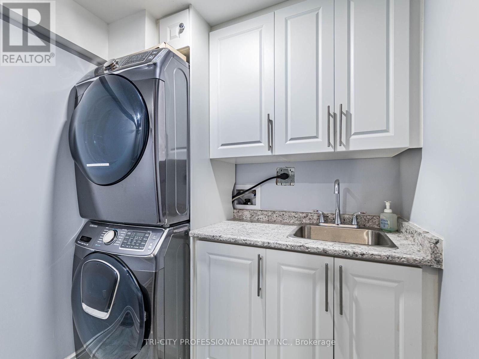 18 SUGARHILL DRIVE - 42