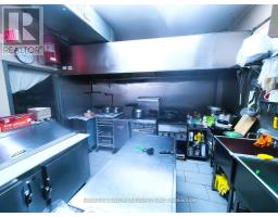 941 Lakeshore Road, Mississauga, ON L5E1E3 Photo 9