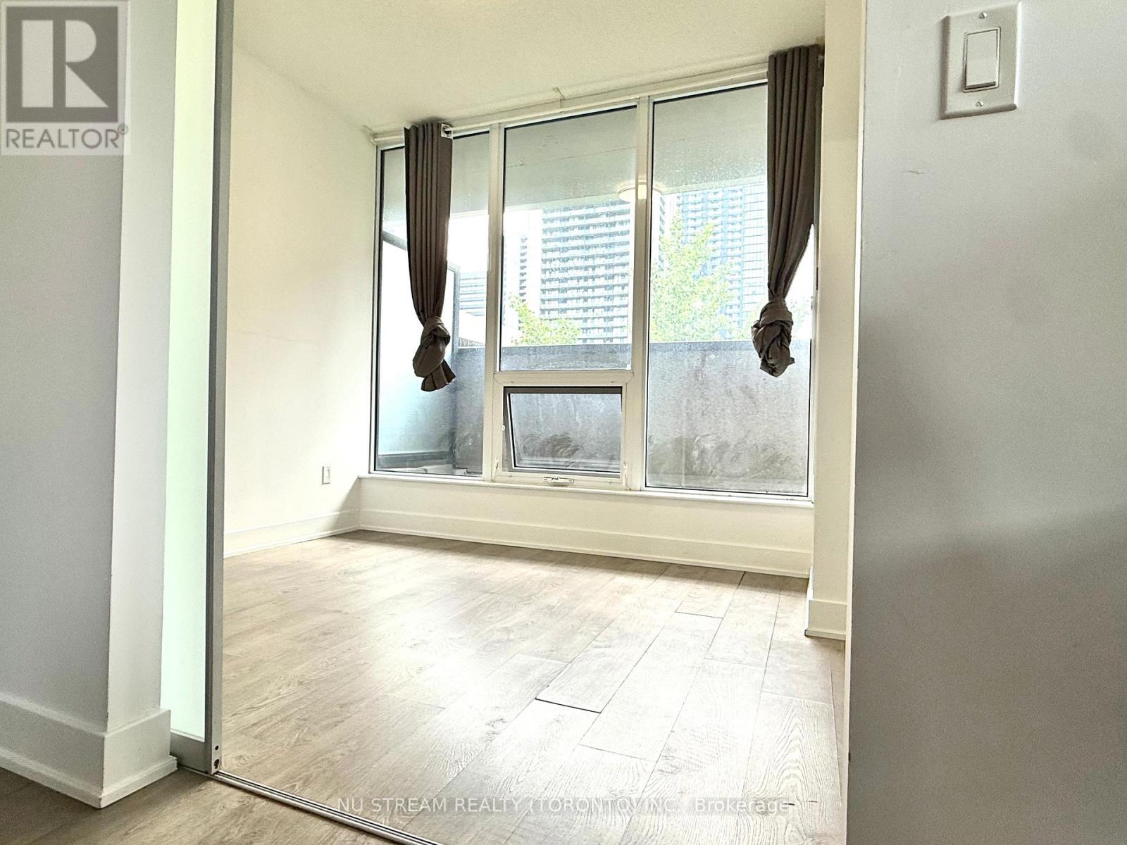 #211 88 SHEPPARD AVENUE E - 11