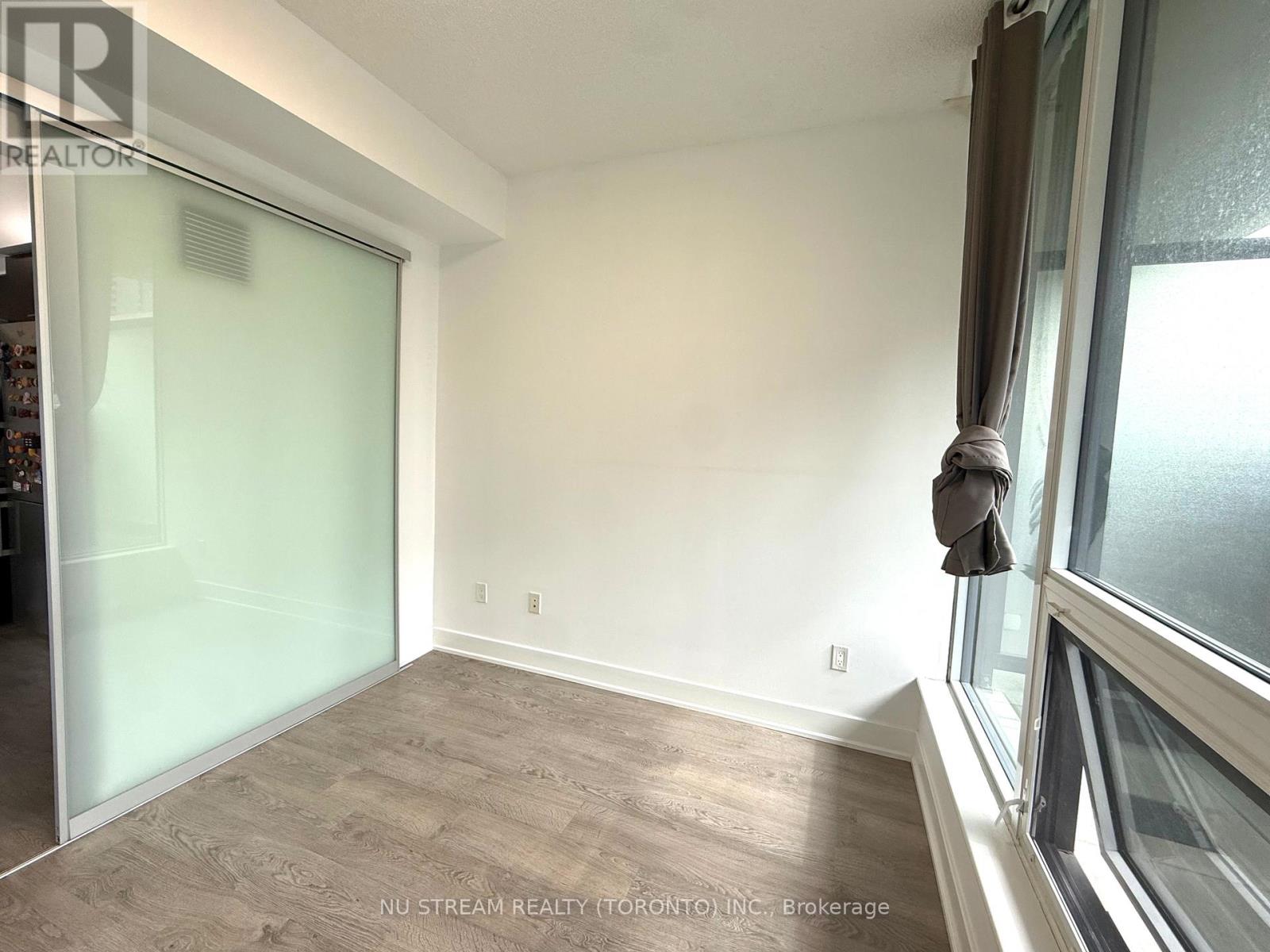 #211 88 SHEPPARD AVENUE E - 12