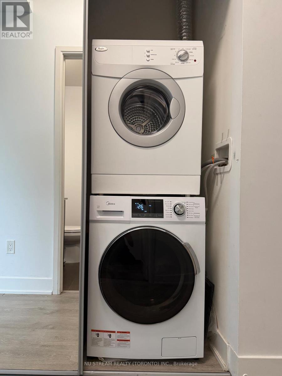 #211 88 SHEPPARD AVENUE E - 15