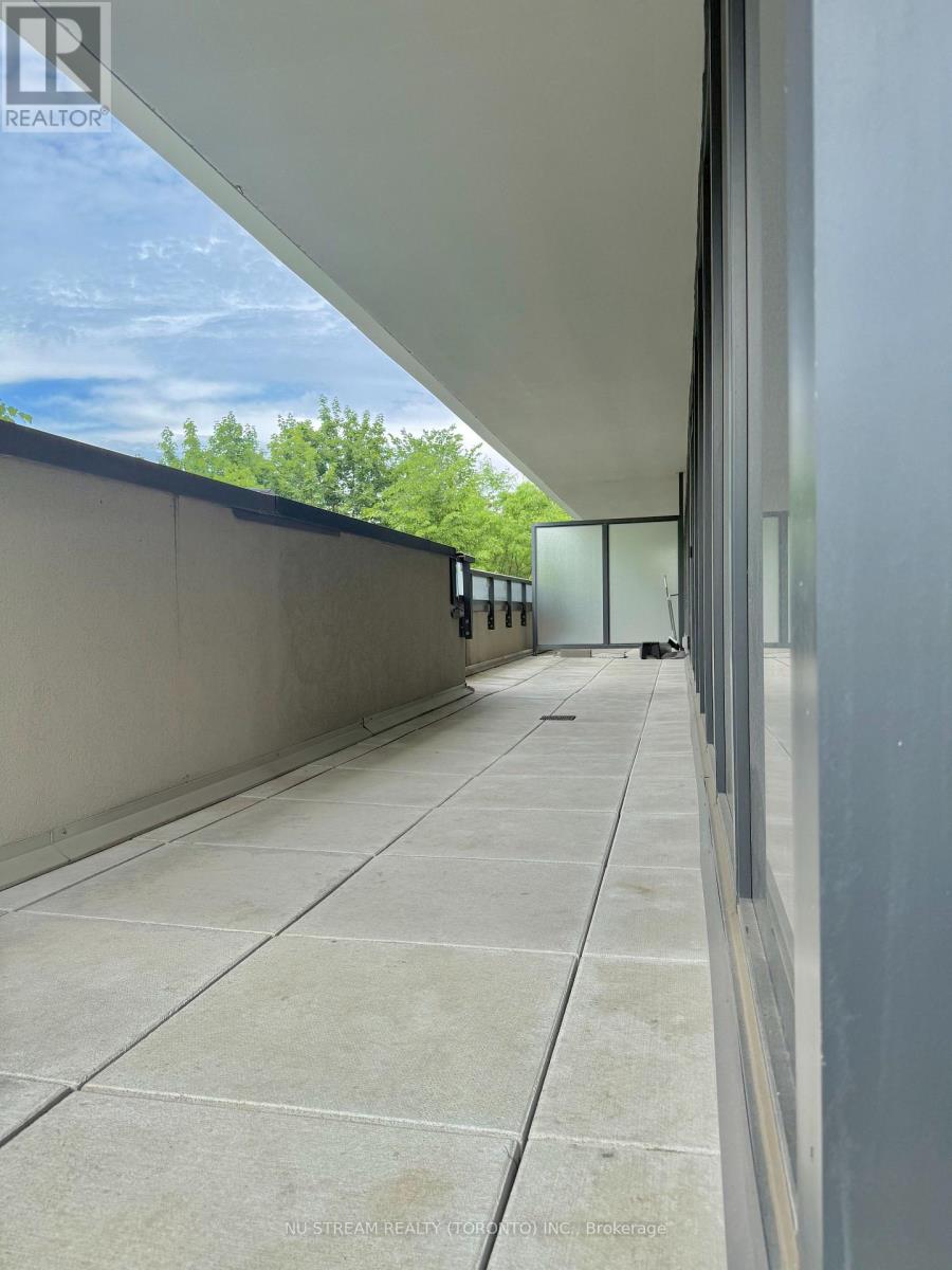 #211 88 SHEPPARD AVENUE E - 18
