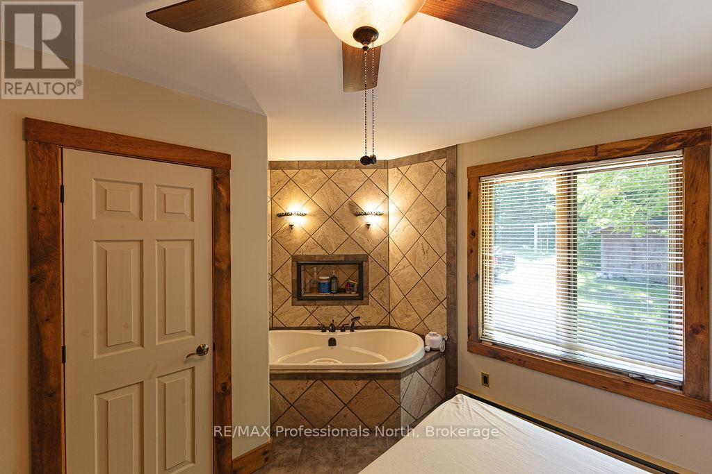 128 OLD MUSKOKA ROAD - 23