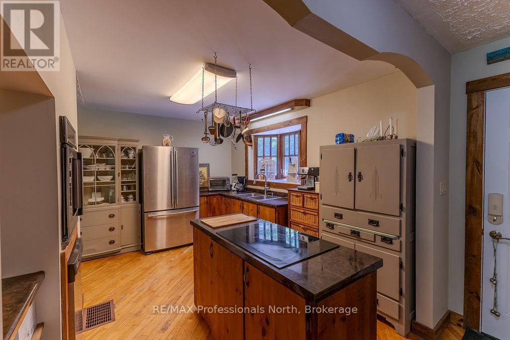 128 OLD MUSKOKA ROAD - 8