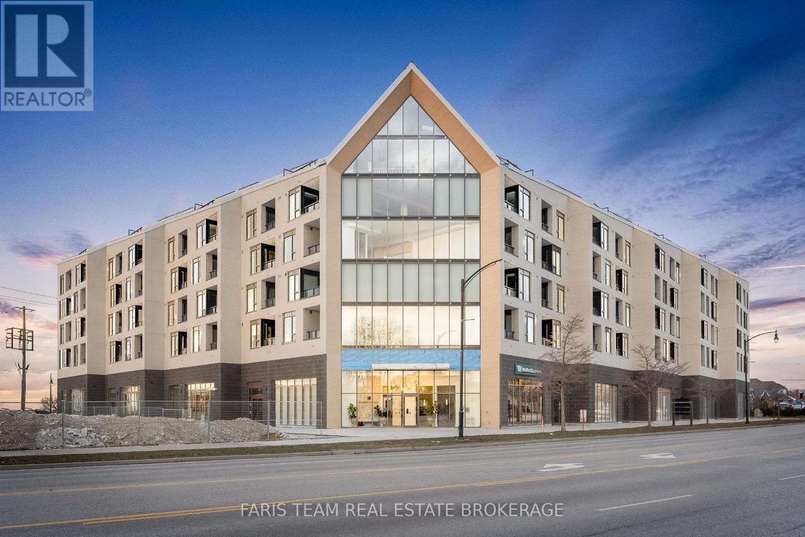 #209 31 HURON STREET - 1