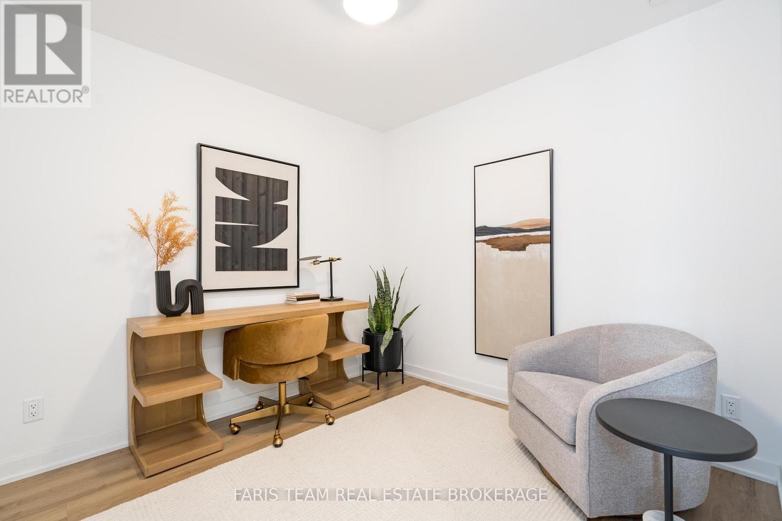 #209 31 HURON STREET - 24