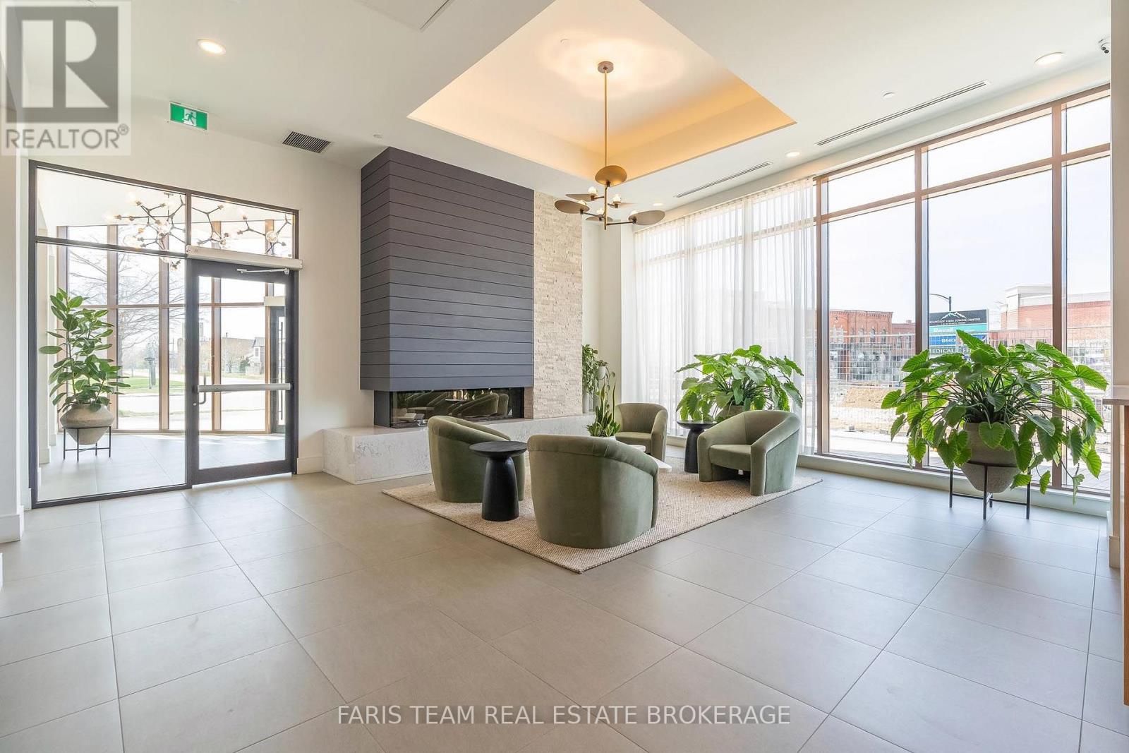 #209 31 HURON STREET - 6