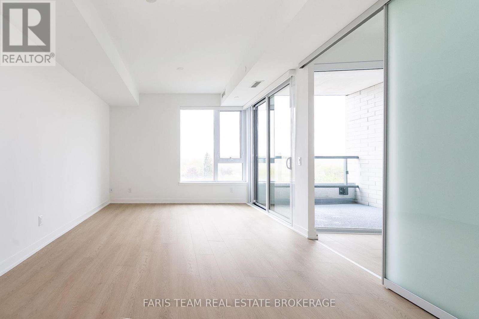 #412 31 HURON STREET - 13