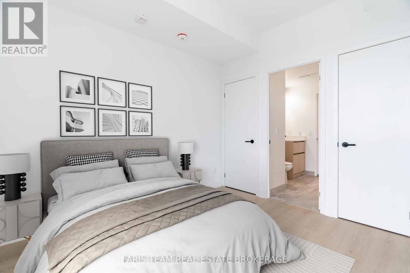 #412 31 HURON STREET - 18