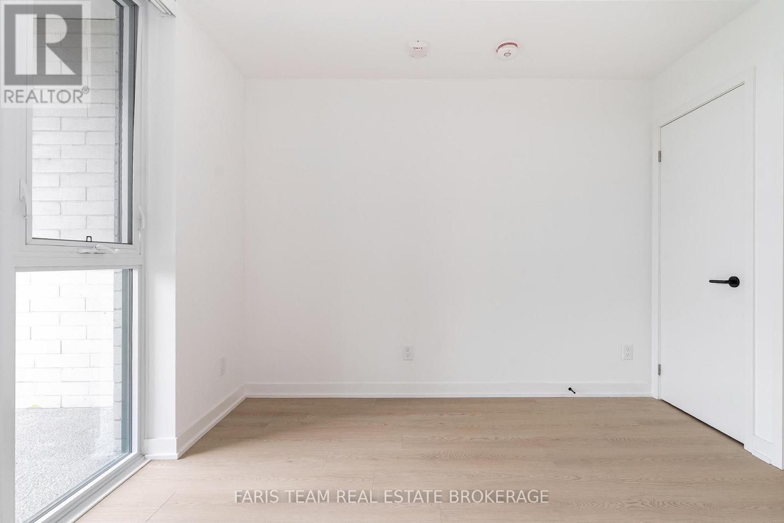 #412 31 HURON STREET - 19