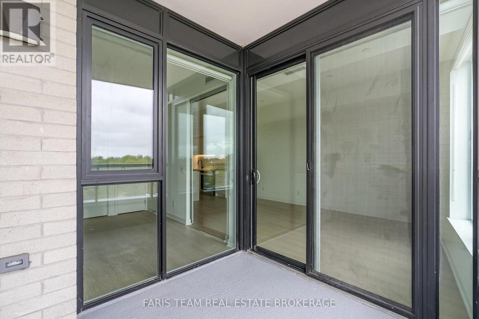 #412 31 HURON STREET - 21