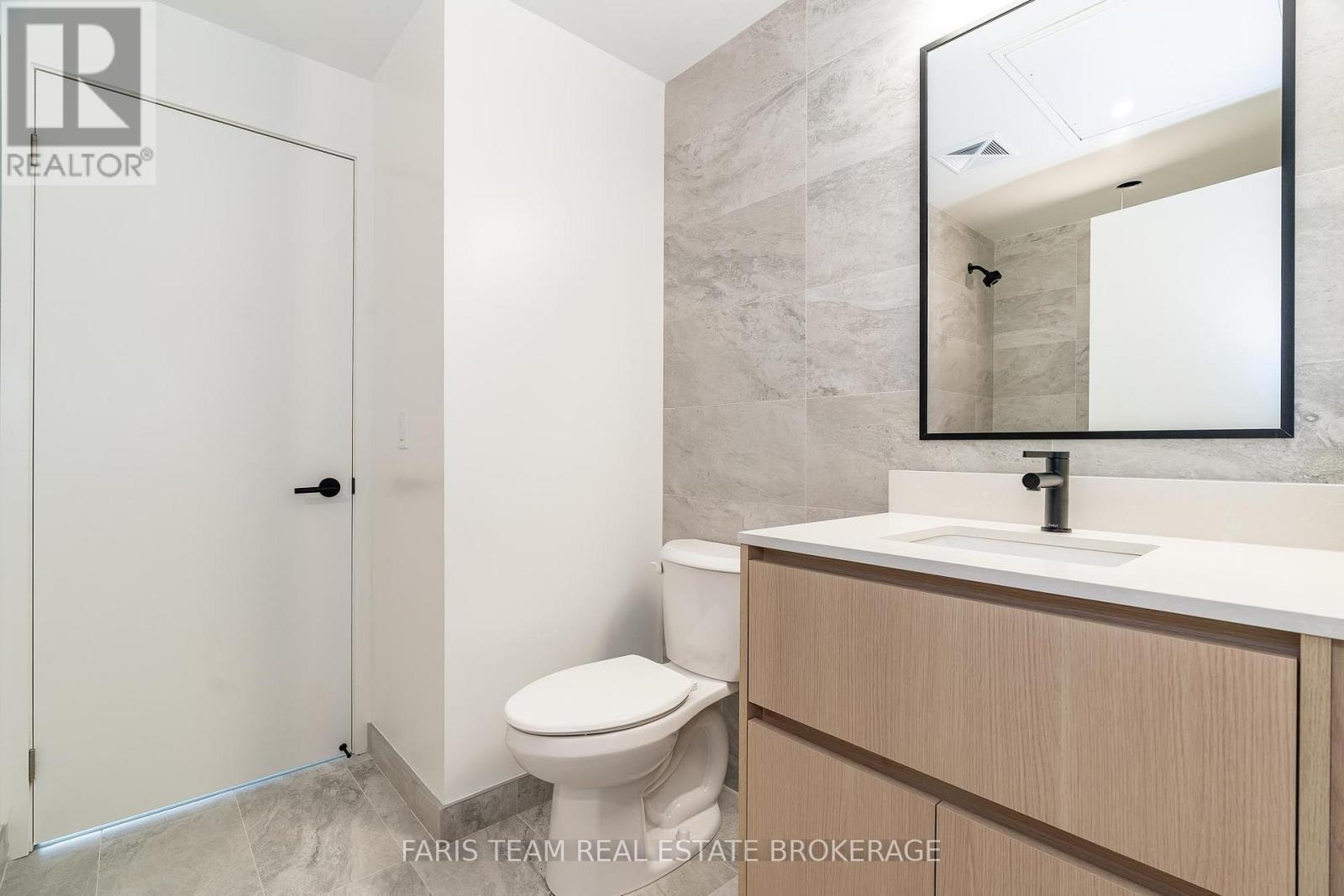#412 31 HURON STREET - 27