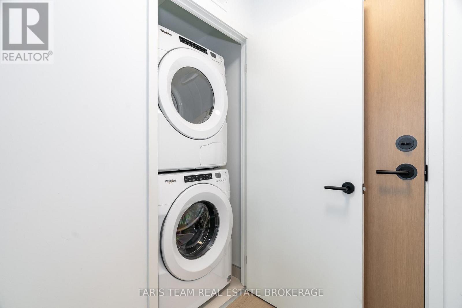 #412 31 HURON STREET - 29
