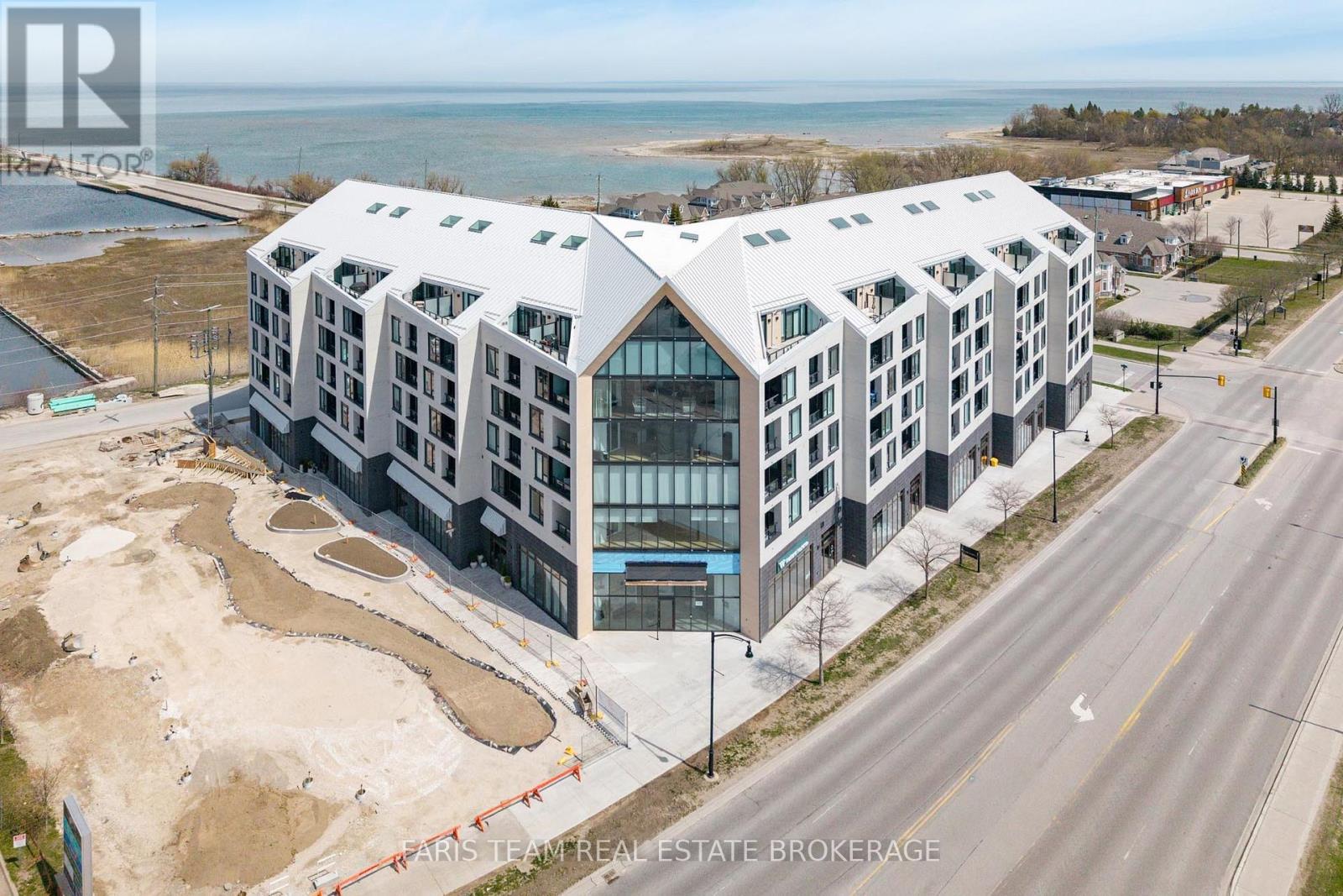 #412 31 HURON STREET - 3
