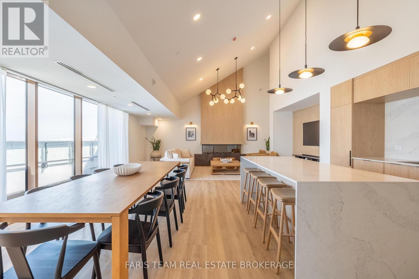#412 31 HURON STREET - 31