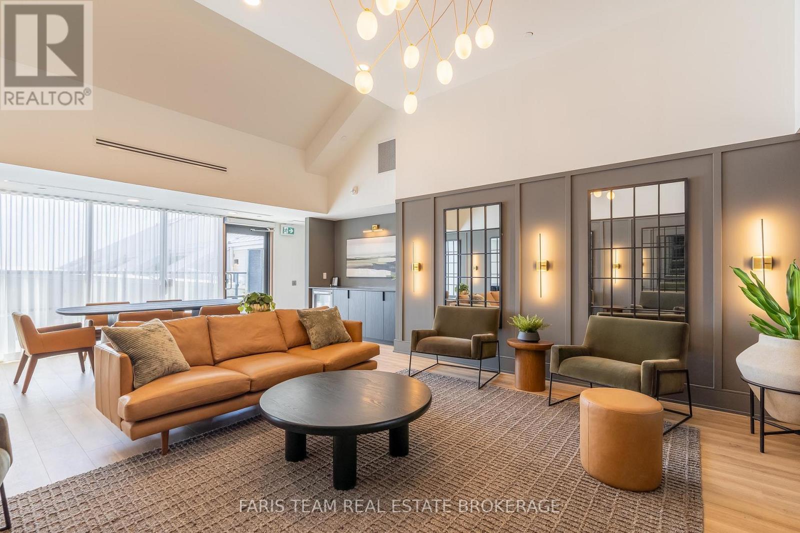 #412 31 HURON STREET - 39