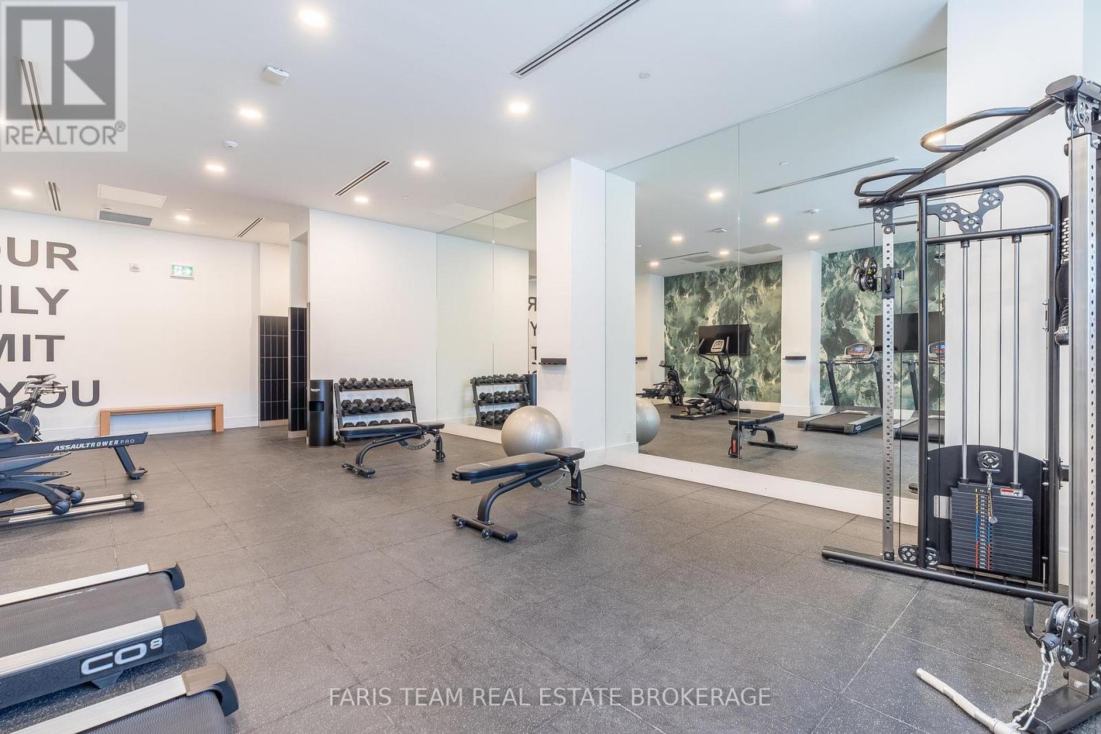 #412 31 HURON STREET - 42