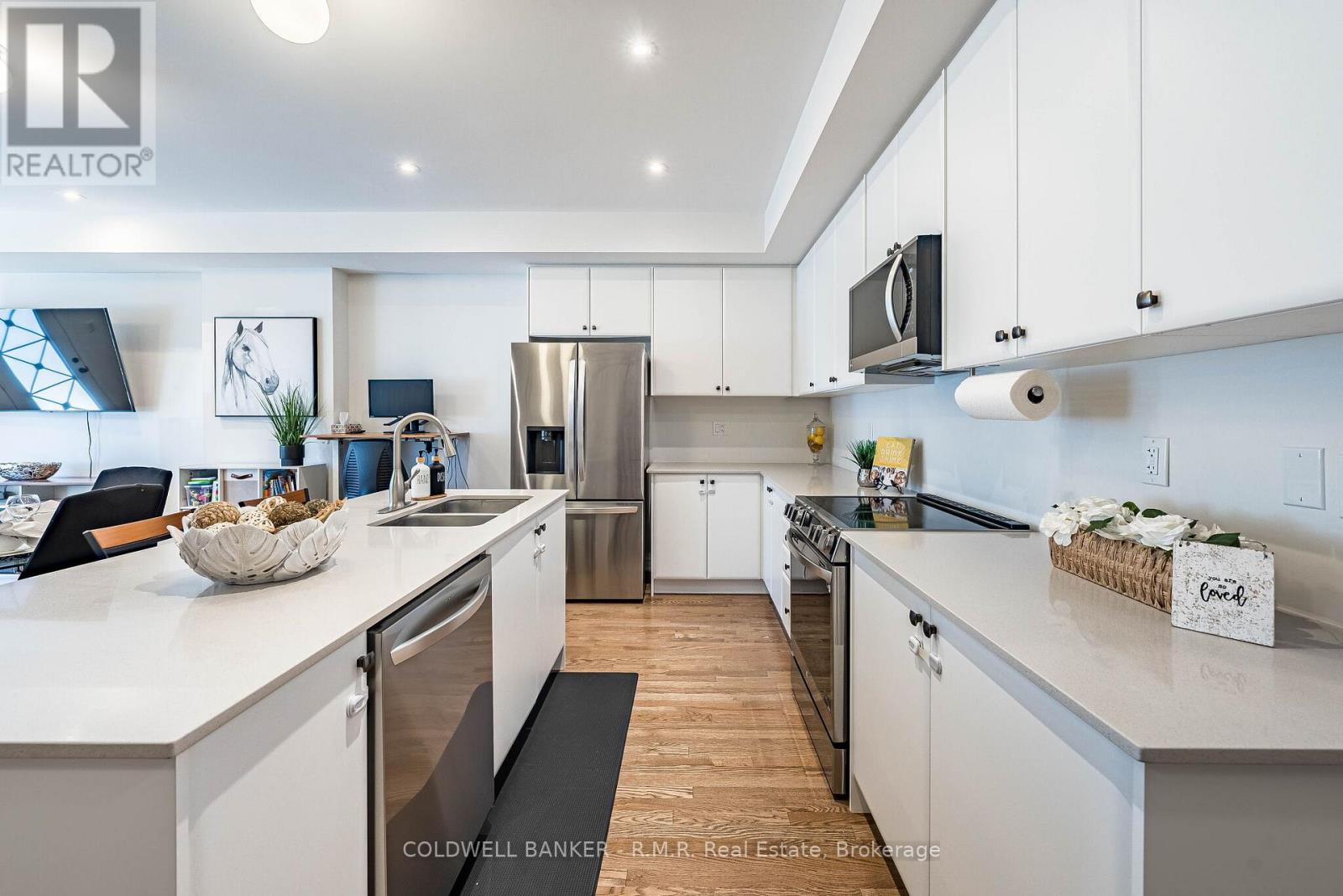 12 BROYLIO LANE - 11