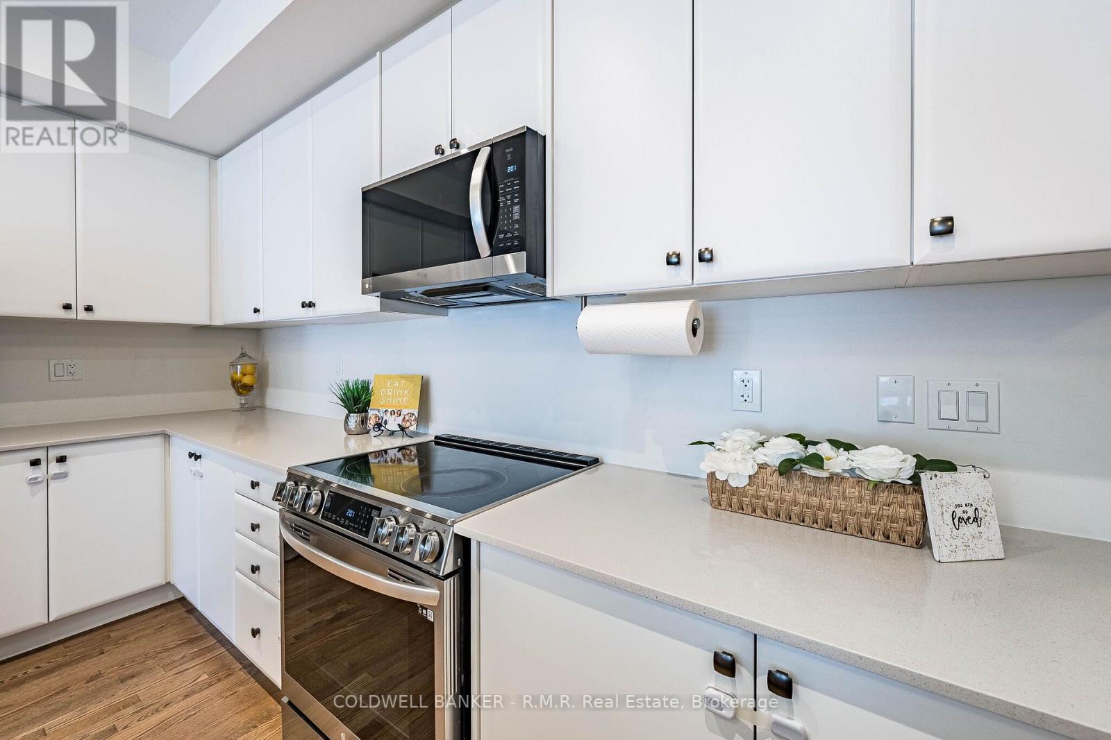 12 BROYLIO LANE - 13