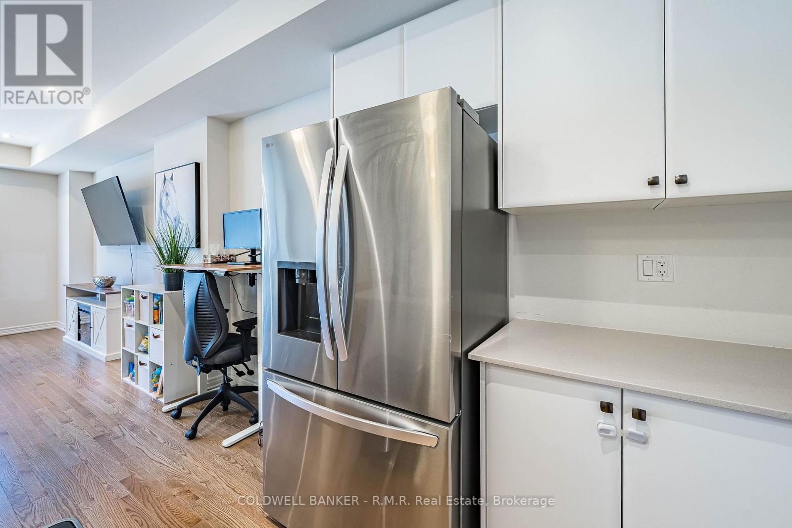 12 BROYLIO LANE - 15