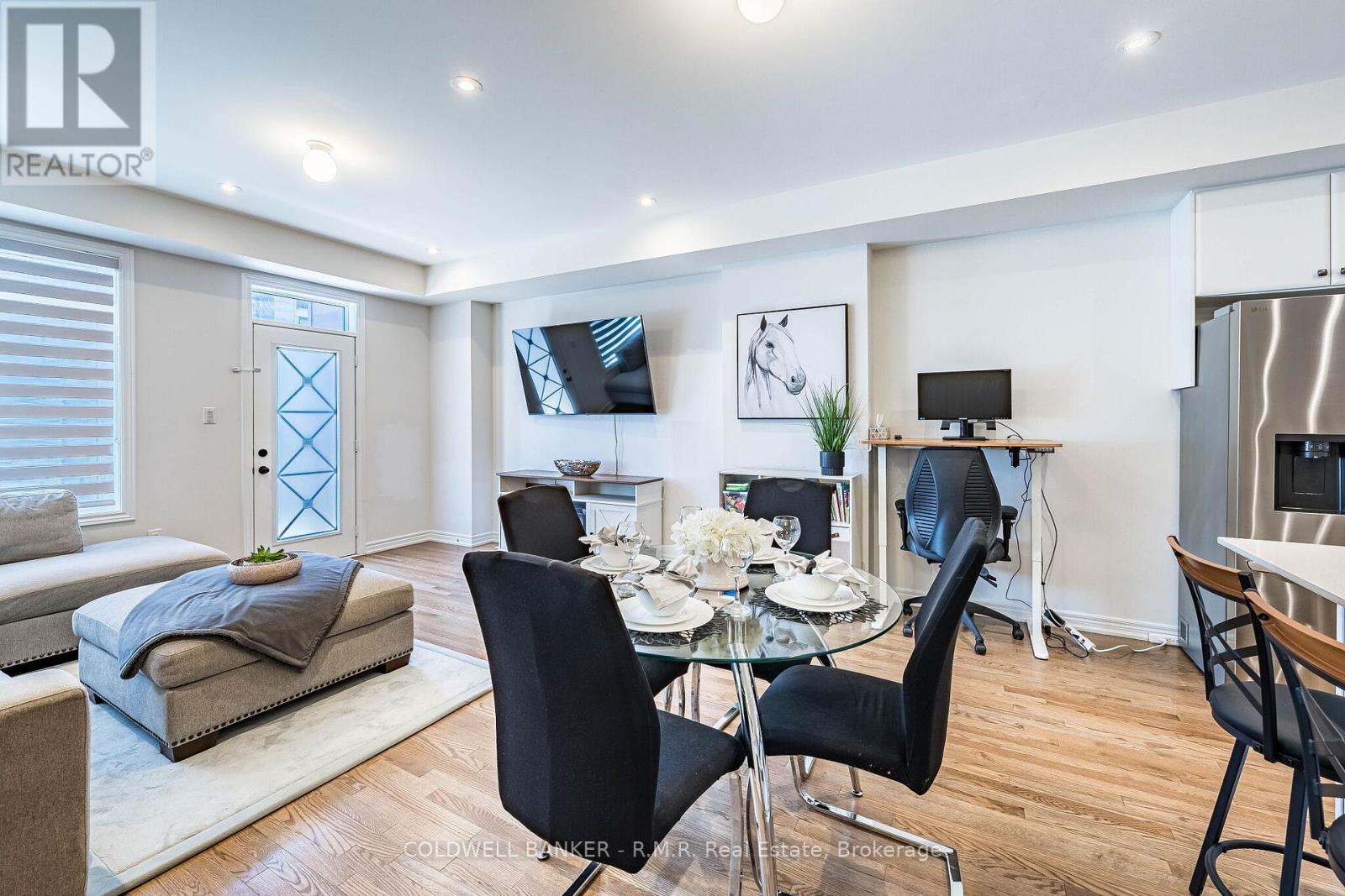 12 BROYLIO LANE - 17