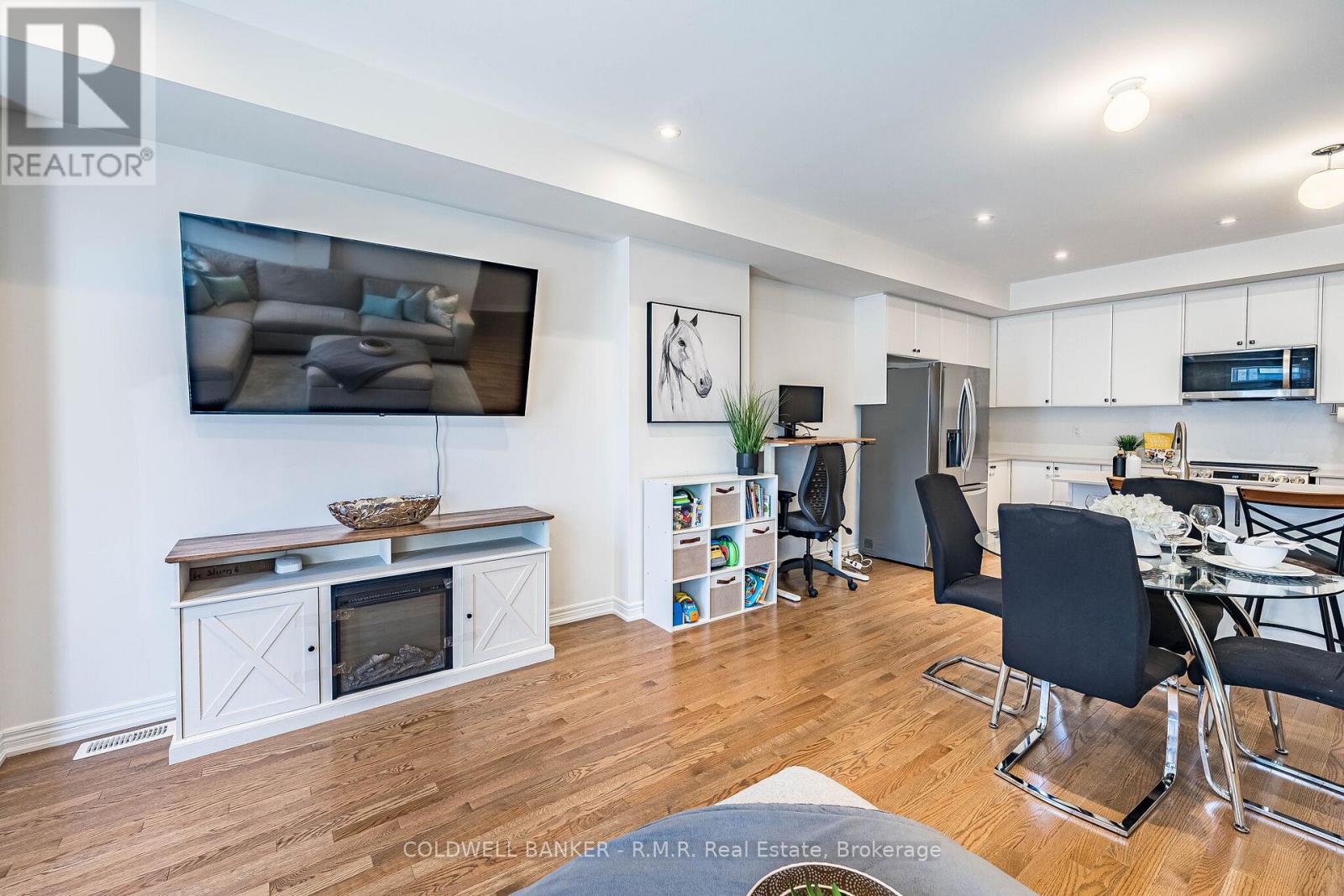 12 BROYLIO LANE - 21