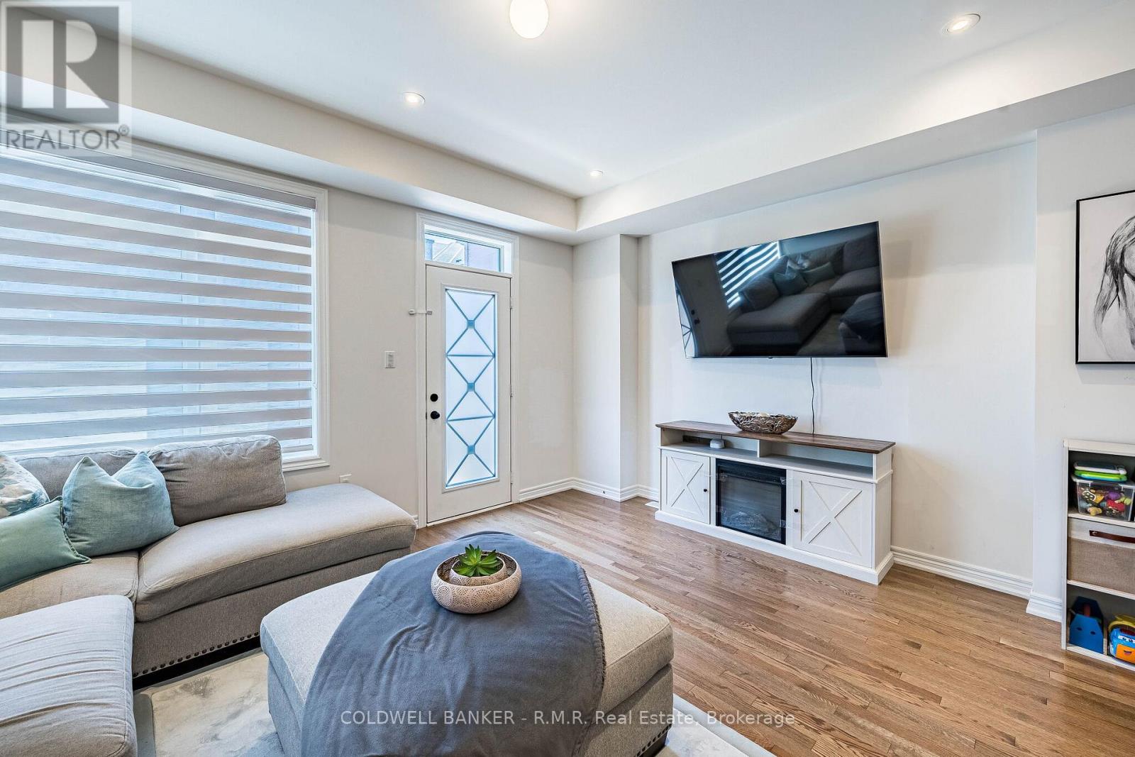 12 BROYLIO LANE - 23