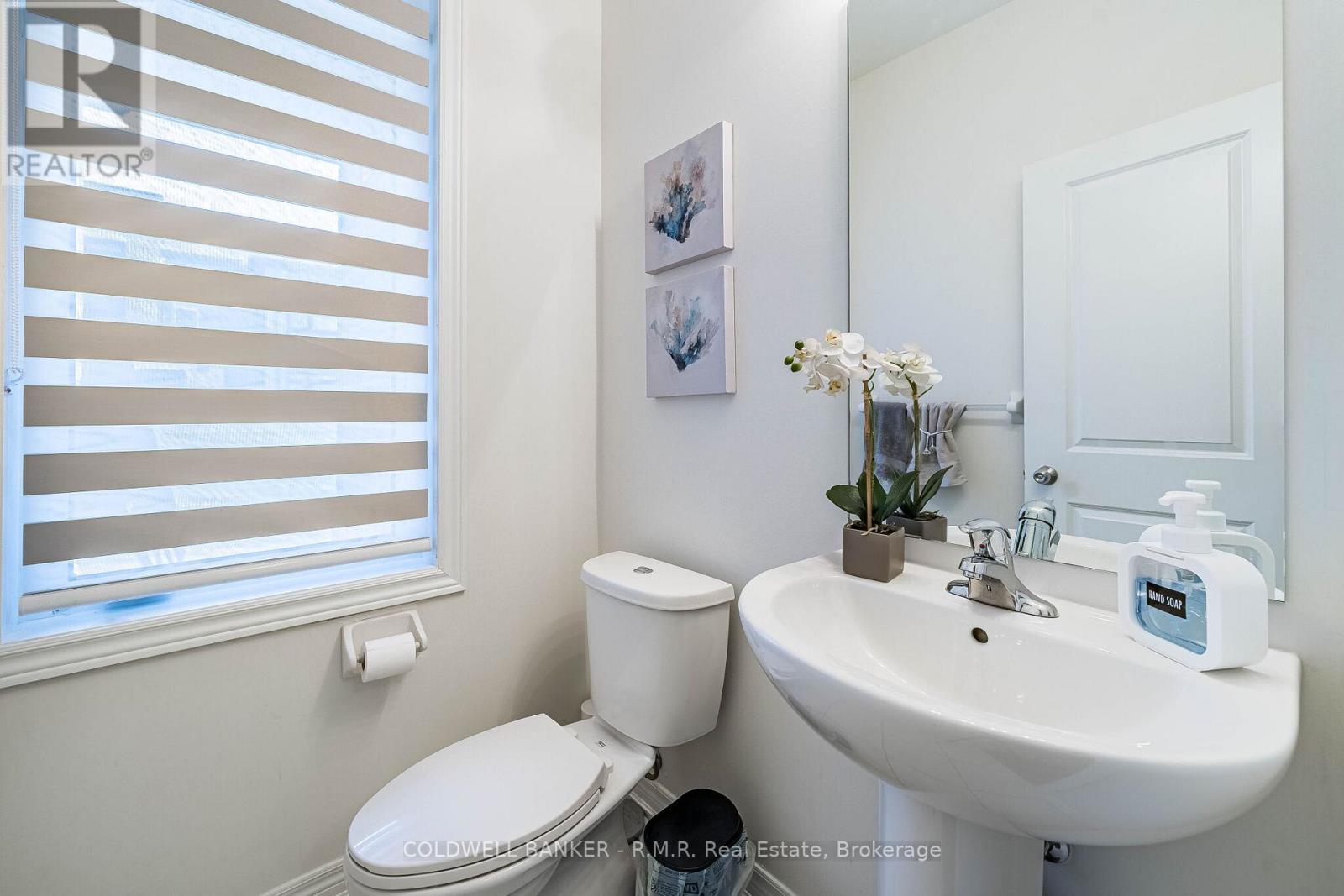 12 BROYLIO LANE - 24