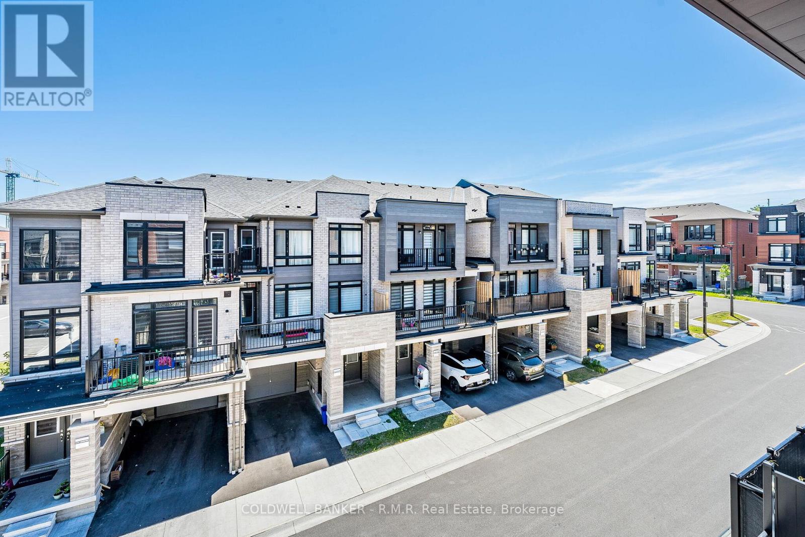 12 BROYLIO LANE - 32