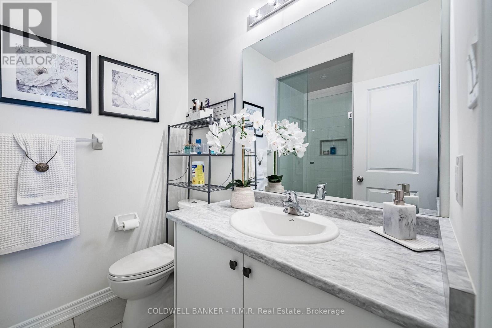 12 BROYLIO LANE - 33