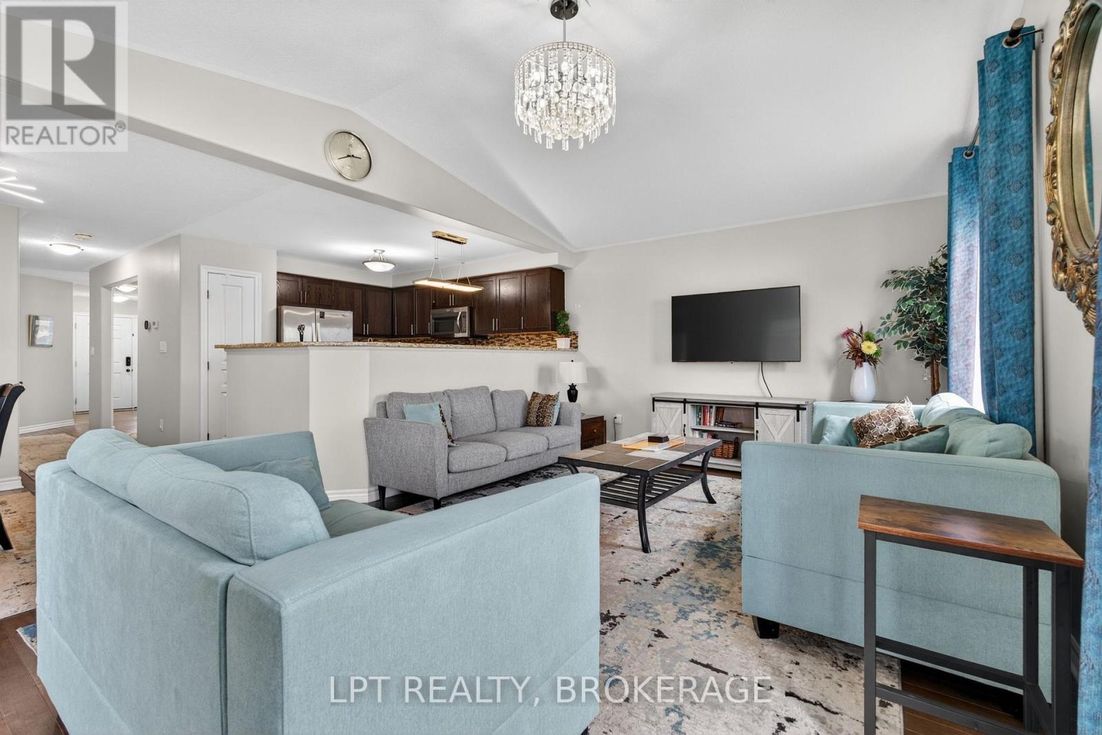 1565 ALBANY DRIVE - 10