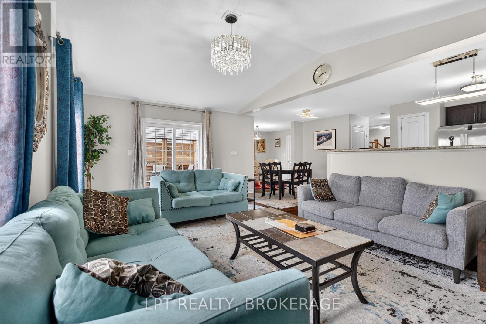 1565 ALBANY DRIVE - 11