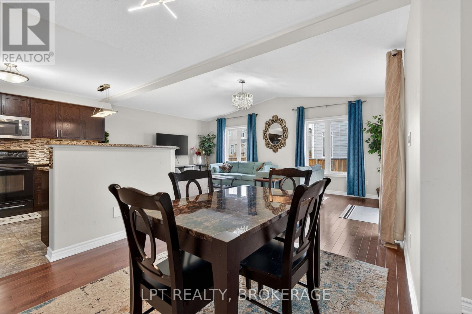 1565 ALBANY DRIVE - 18