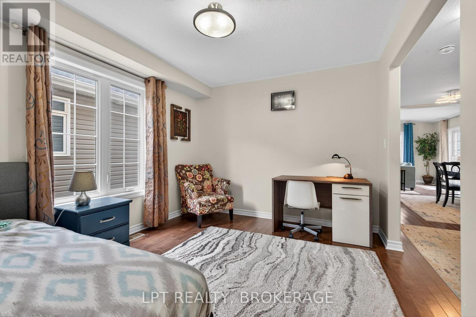 1565 ALBANY DRIVE - 21