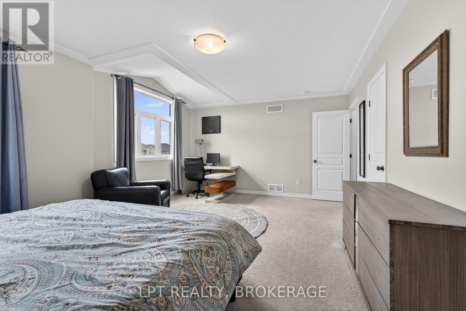 1565 ALBANY DRIVE - 26