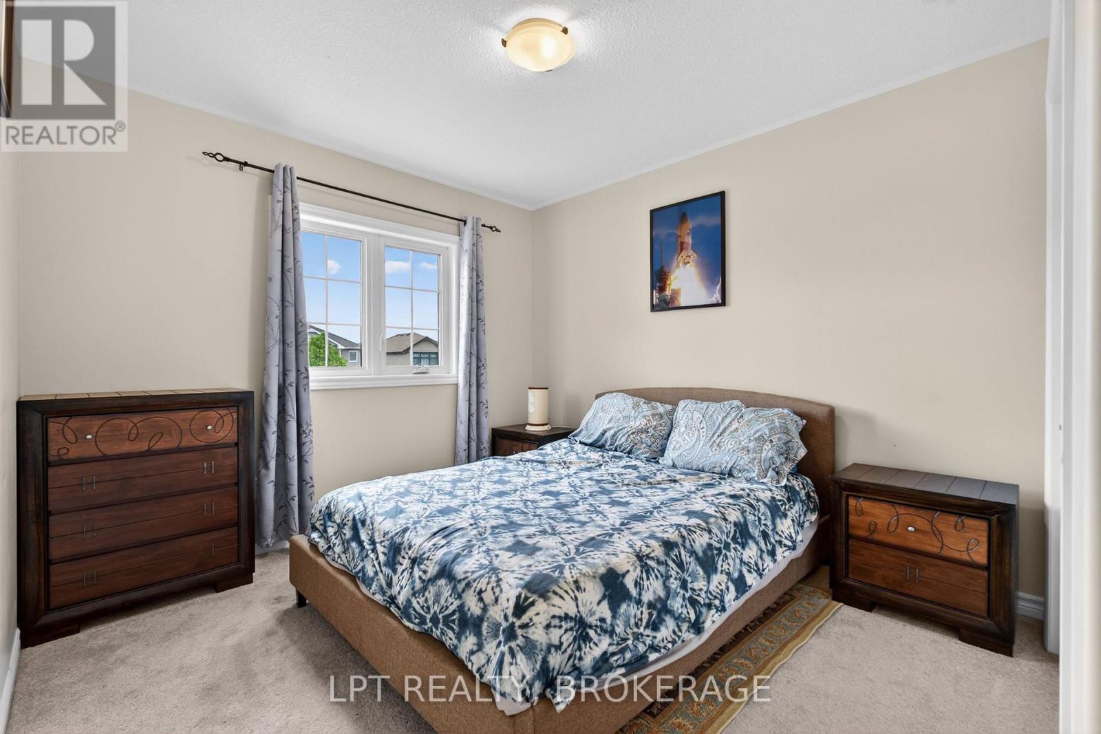 1565 ALBANY DRIVE - 29