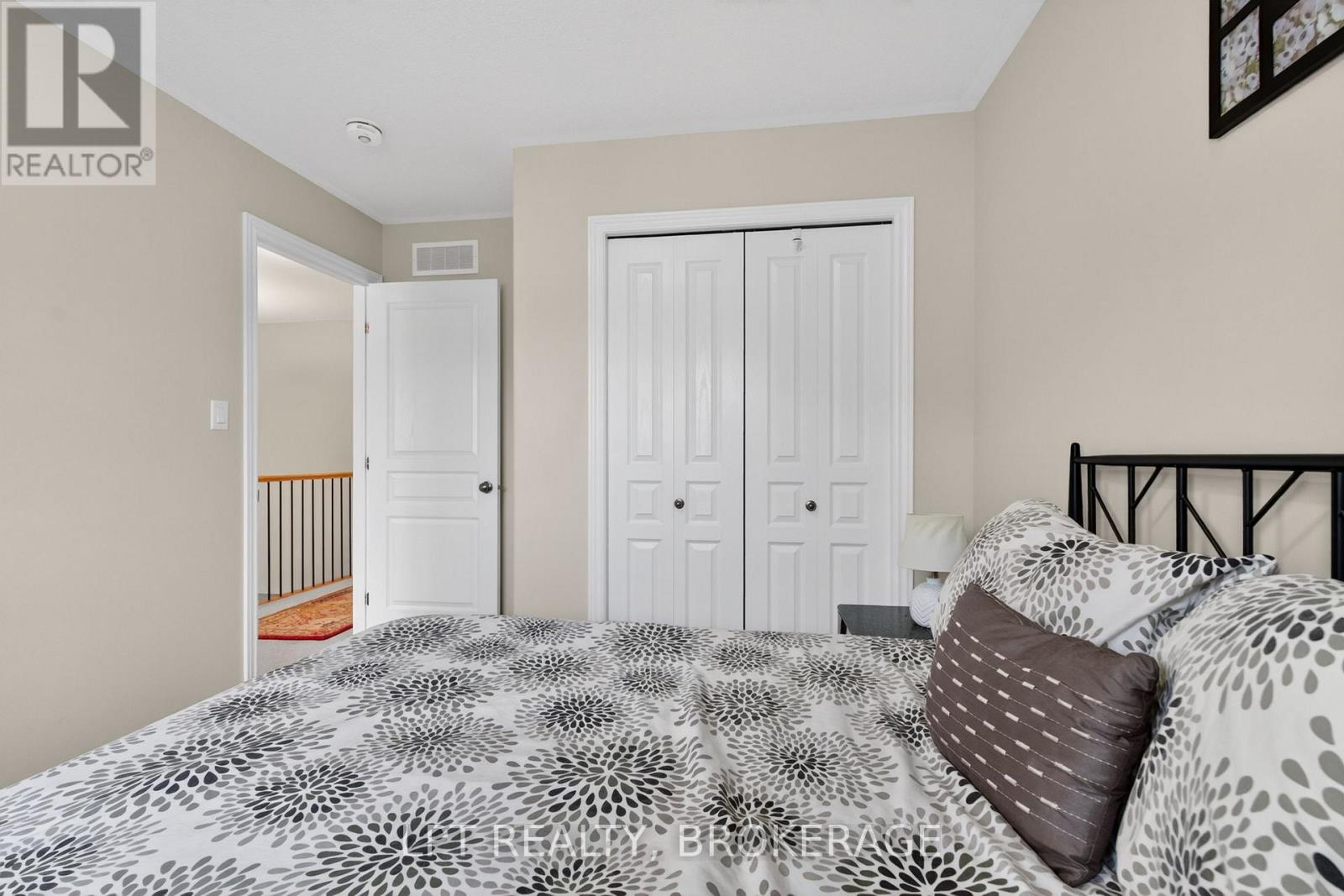 1565 ALBANY DRIVE - 31
