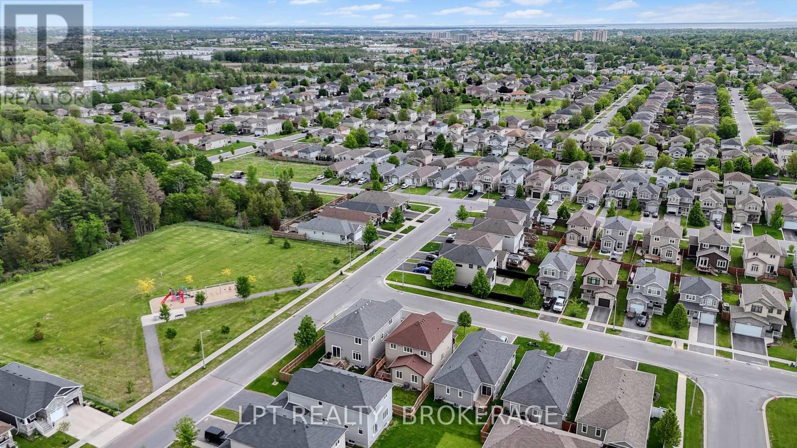 1565 ALBANY DRIVE - 47
