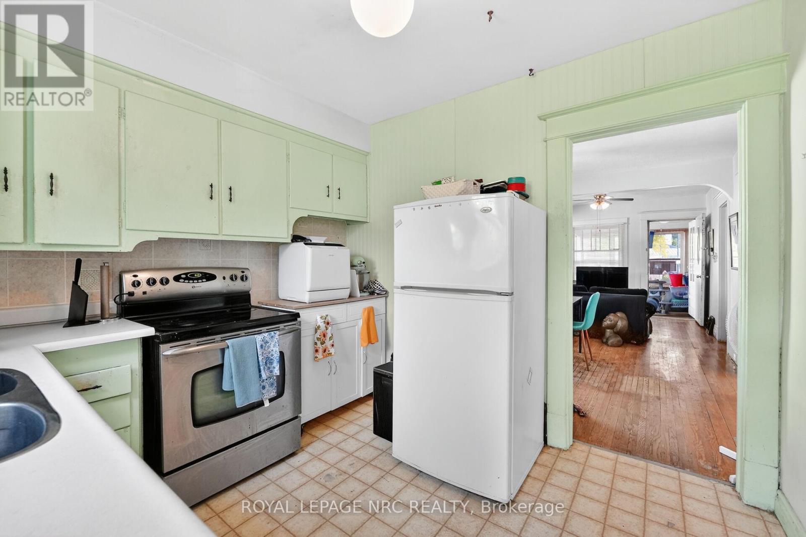 146 CARLTON STREET - 9