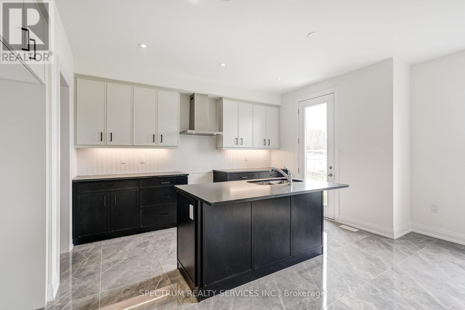 4-bedroom home for sale at 33 DORE DRIVE, Brantford ON · photo 17 of 48