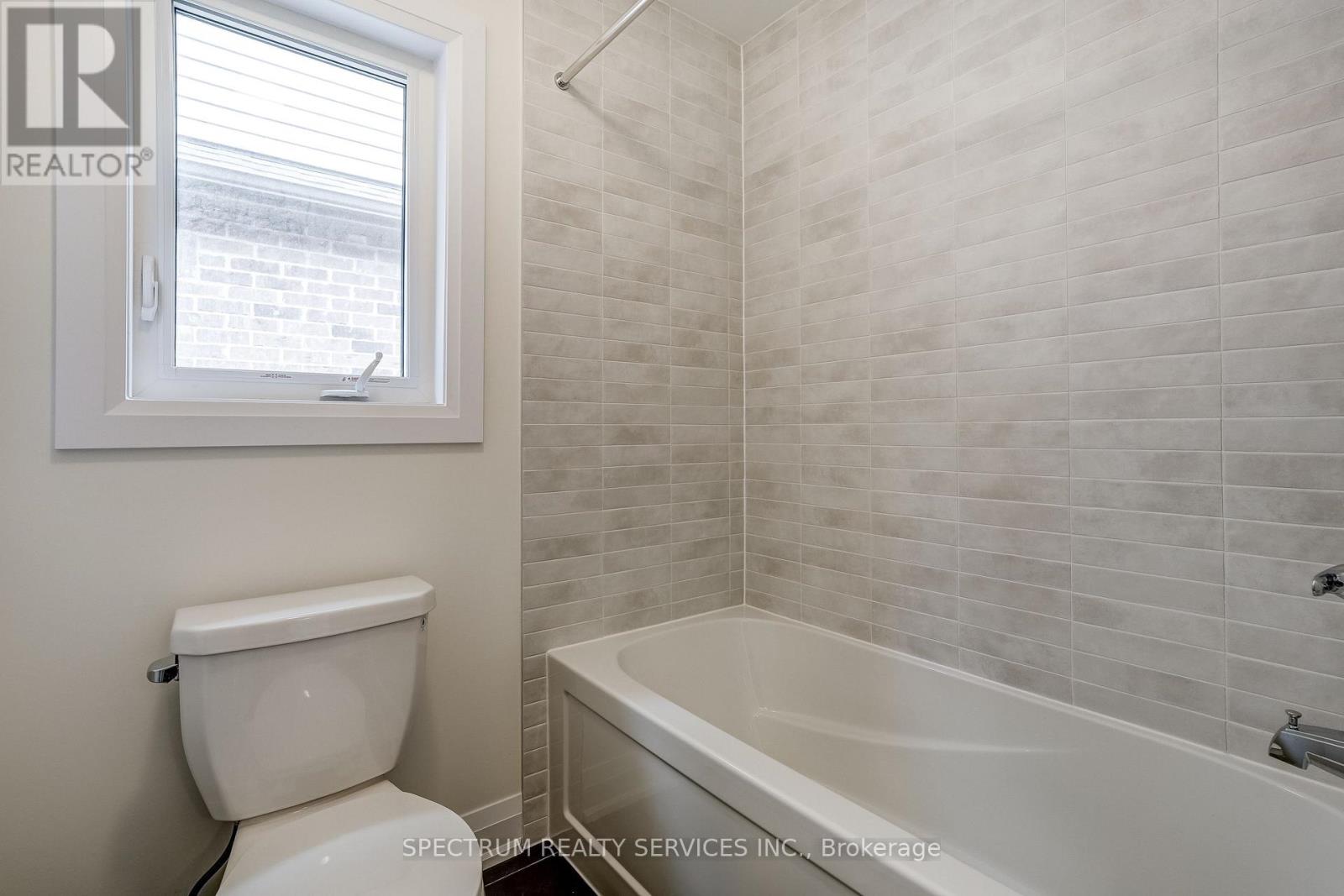4-bedroom home for sale at 33 DORE DRIVE, Brantford ON · photo 34 of 48