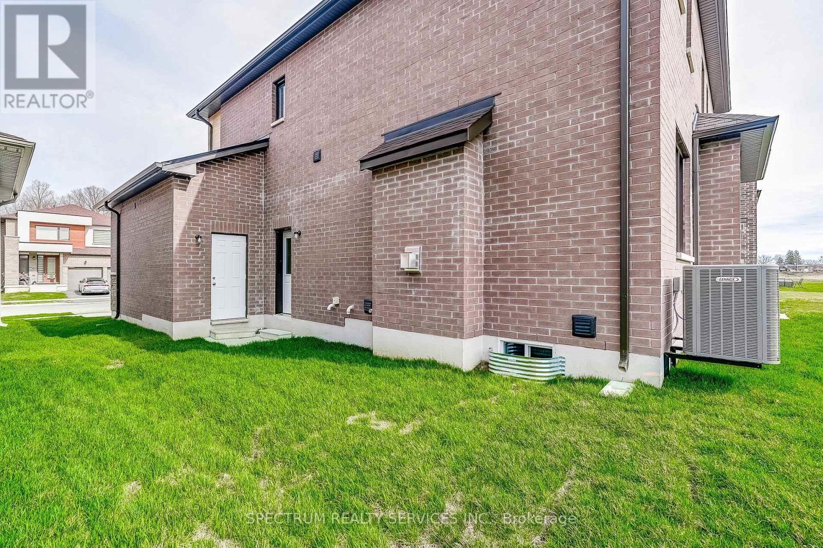 4-bedroom home for sale at 33 DORE DRIVE, Brantford ON · photo 46 of 48